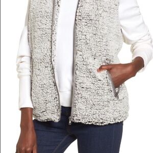 Thread & Supply Beige Sherpa Fleece Vest- Size Small